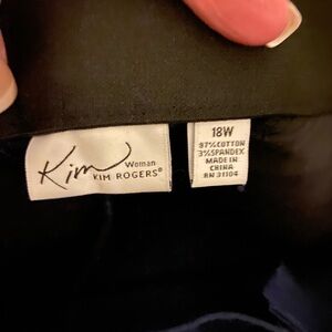 Pull on black capris